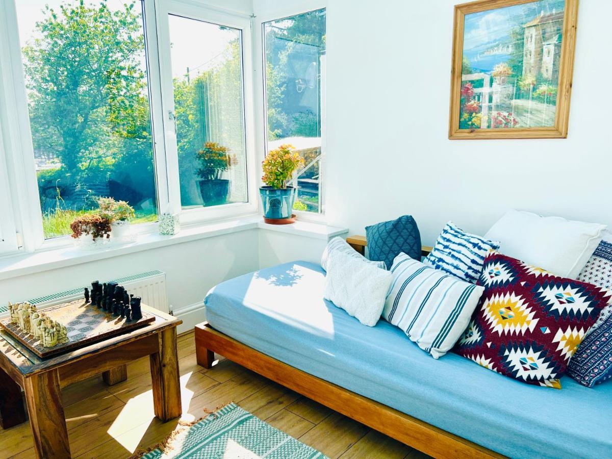 Gordy Hall -Sea Facing Welsh Cottage With Stunning Views 펜다인 외부 사진