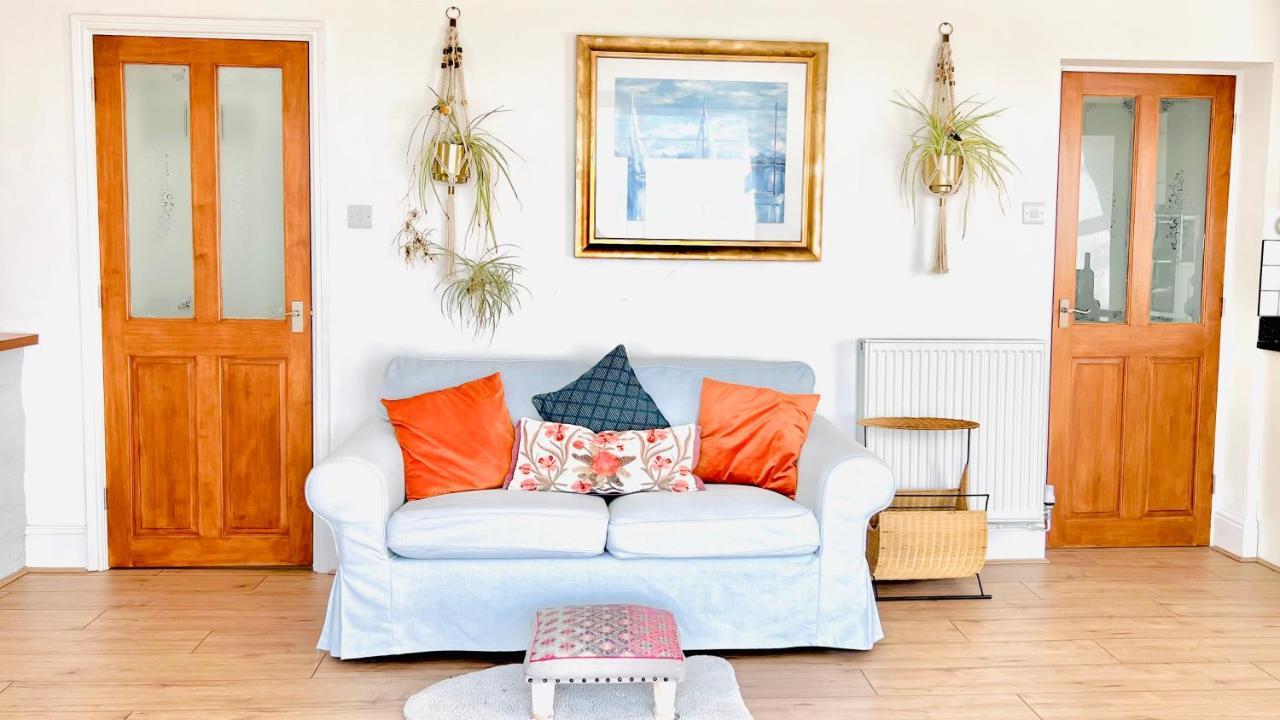 Gordy Hall -Sea Facing Welsh Cottage With Stunning Views 펜다인 외부 사진